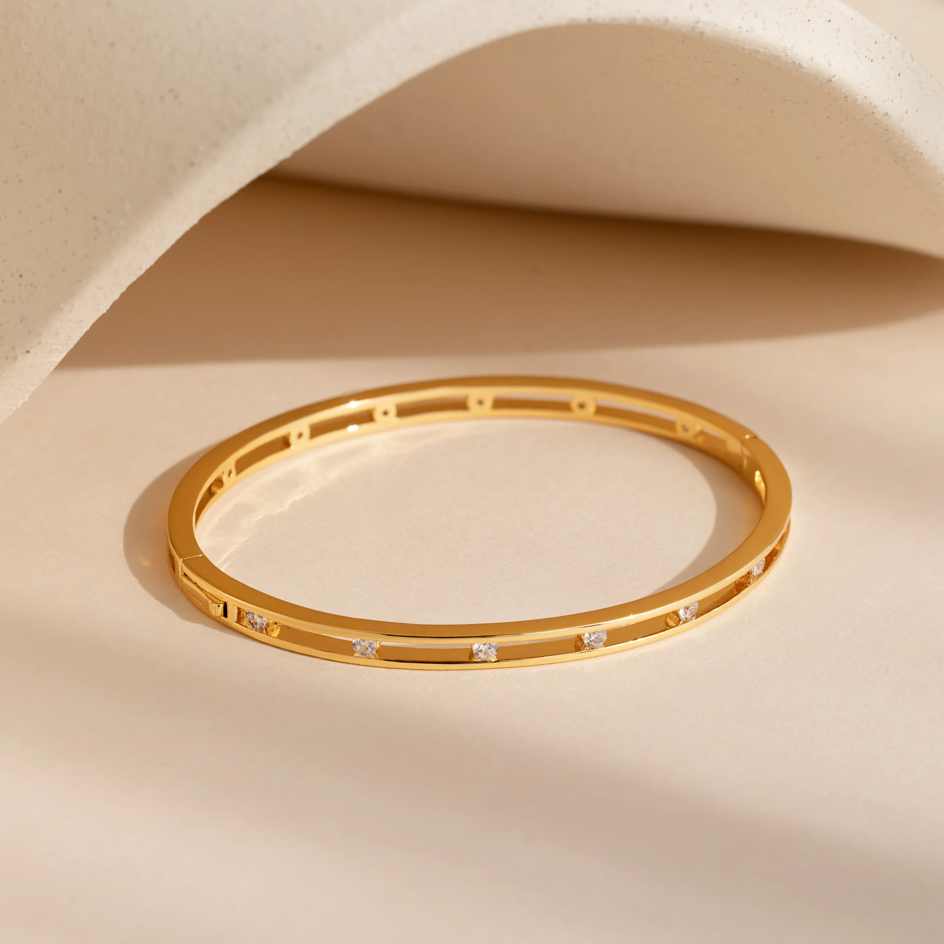 Lace Diamond Bangle in 18K Gold - Image 5